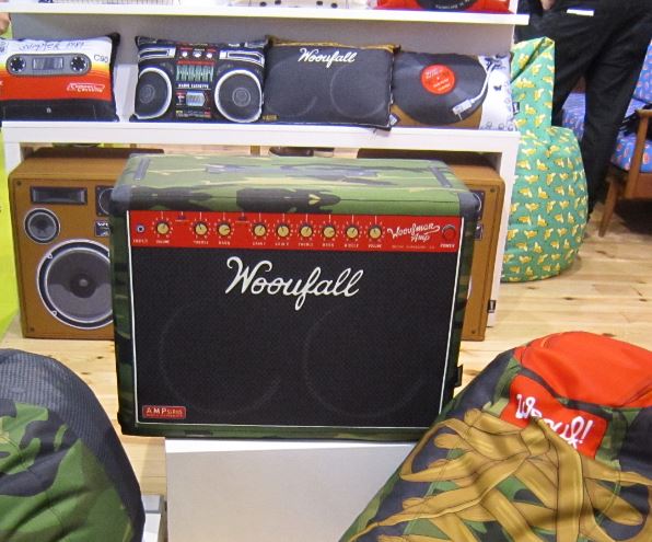 Pouff amplificatore